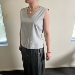Club Monaco sleeveless V neck shirt